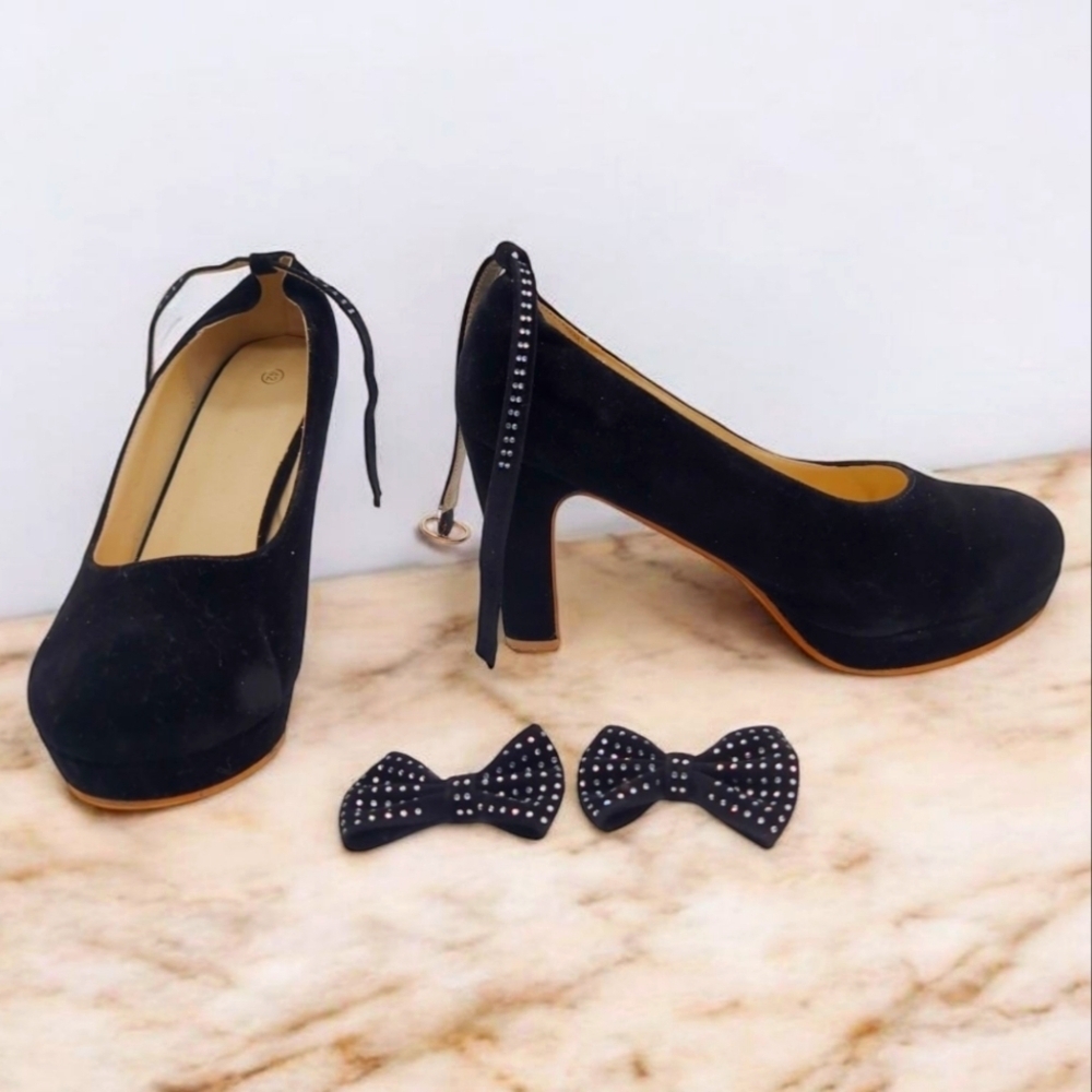 Elegant Black Women's Heels with Bow Accents Velvet Sz 10
